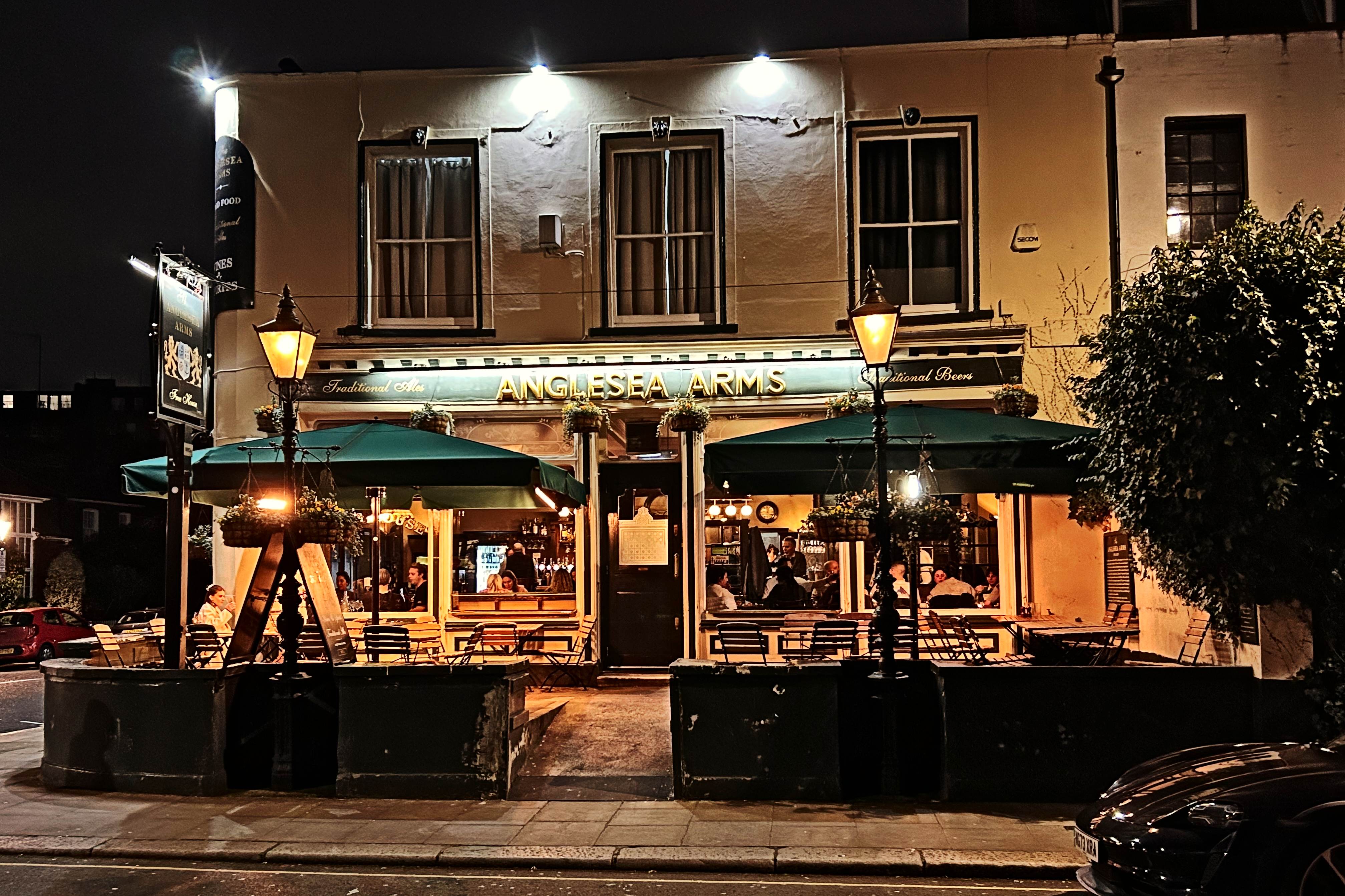 Anglesea Arms Pub